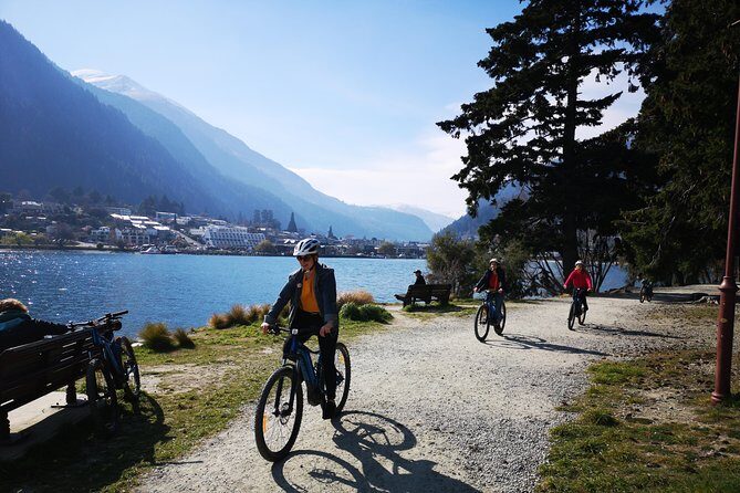 Arrowtown to Queenstown Bike Tour with Shuttle - Arrow River and Arrowtown: Gold-Rush Scenes in Small Doses