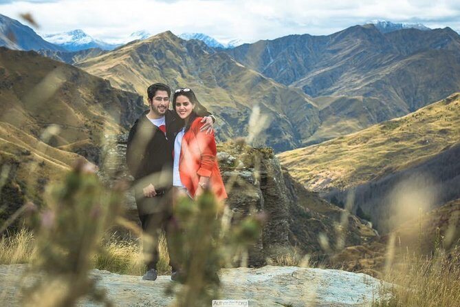 AuthenticAs Discover Queenstown - Professional Photography & Exclusive 4WD Tour - Stop 4: Skippers Canyon stories at Hedgehog or Lighthouse Rock