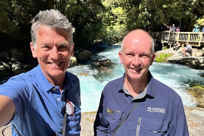 Award Winning Milford Sound Full Day Tour & Cruise from Te Anau - The Milford Sound cruise: 2 hours on the water with real wildlife odds