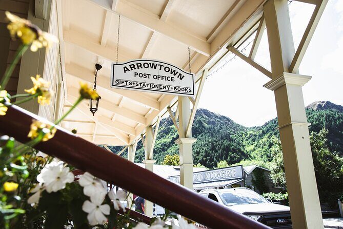 Best of Queenstown Guided Tour with Wine Tasting & Boat Cruise - Watching the world’s first commercial bungy at Kawarau