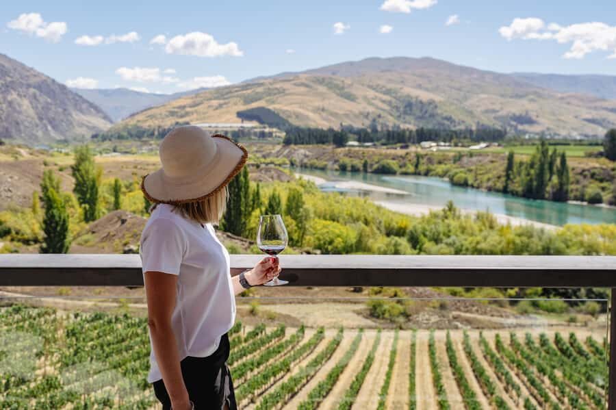 Boutique Winery Half-Day Tour & Vineyard Platter-Style Lunch - Carrick Winery Lunch: Platter-Style Comfort With a View