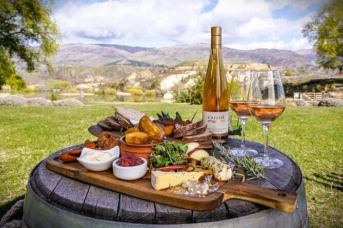 Central Otago Wine Tour Small Group, Expert Guide & Scenic Views - The guides: WSET expertise plus a friendly, real-world tone