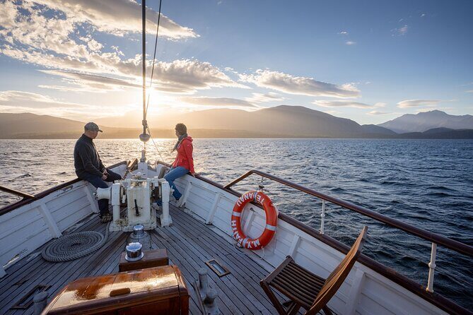 Champagne Sightseeing Cruise on Lake Te Anau - Timing at 6:00 pm: how the evening cruise fits a busy day