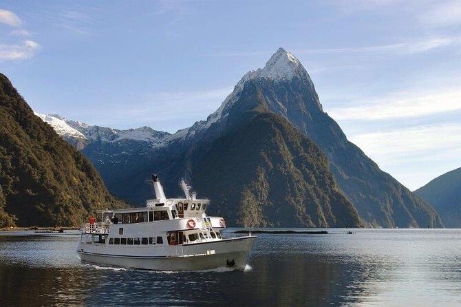 Cruise Milford NZ Small Boutique Cruise Experience - Lounge-style seating plus hot drinks: the comfort part that actually counts
