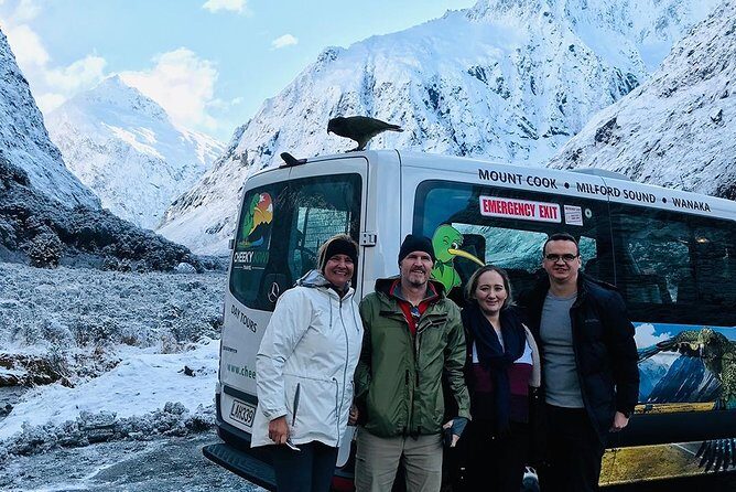 Cruise Milford Small Group Day Tour from Queenstown - The smart choice: a small van for Milford Road stops