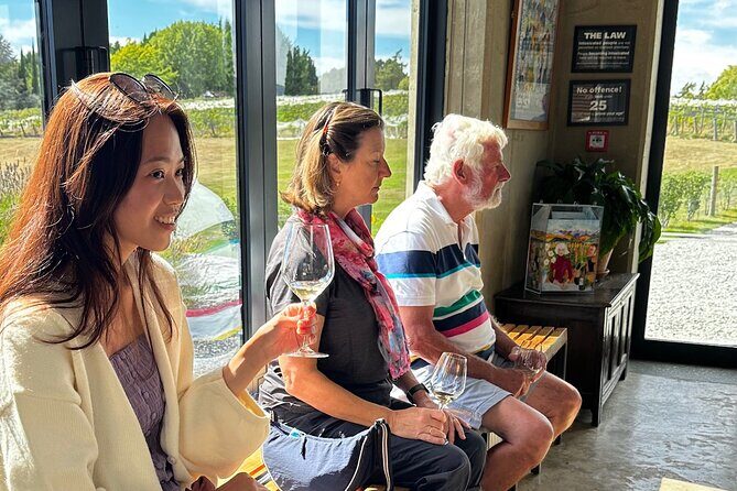 'Express' Wine Tour & Māori Culture Wānaka - Wānaka, wine, and Māori culture: why this combo works