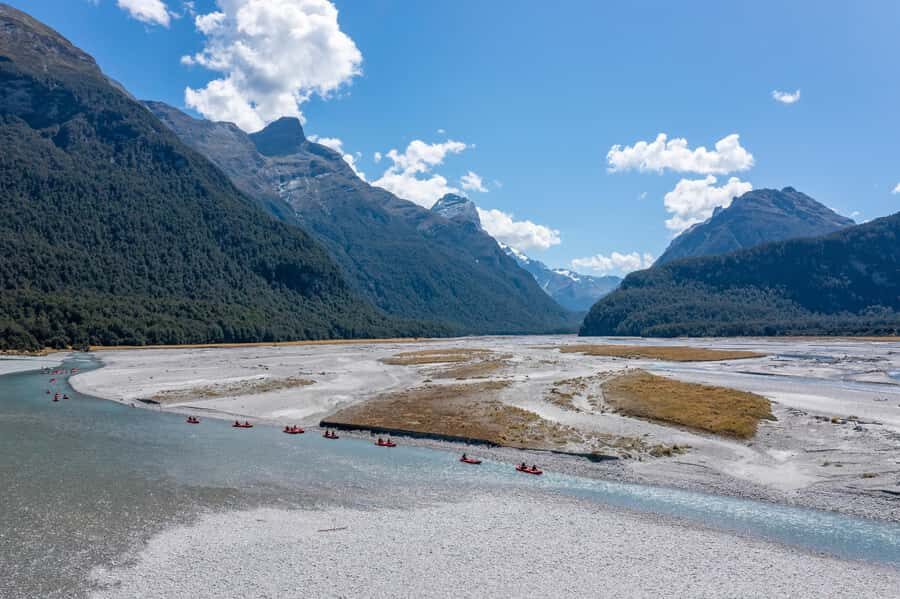 From Queenstown: Dart River Canoe & Jet Boat Day Trip - Queenstown to Glenorchy: the drive that sets your expectations