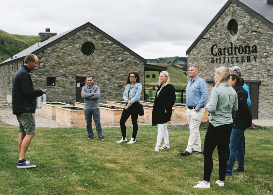 From Queenstown: Guided Gin Tour with Tastings - Gin cocktail on arrival: a simple start that sets the tone