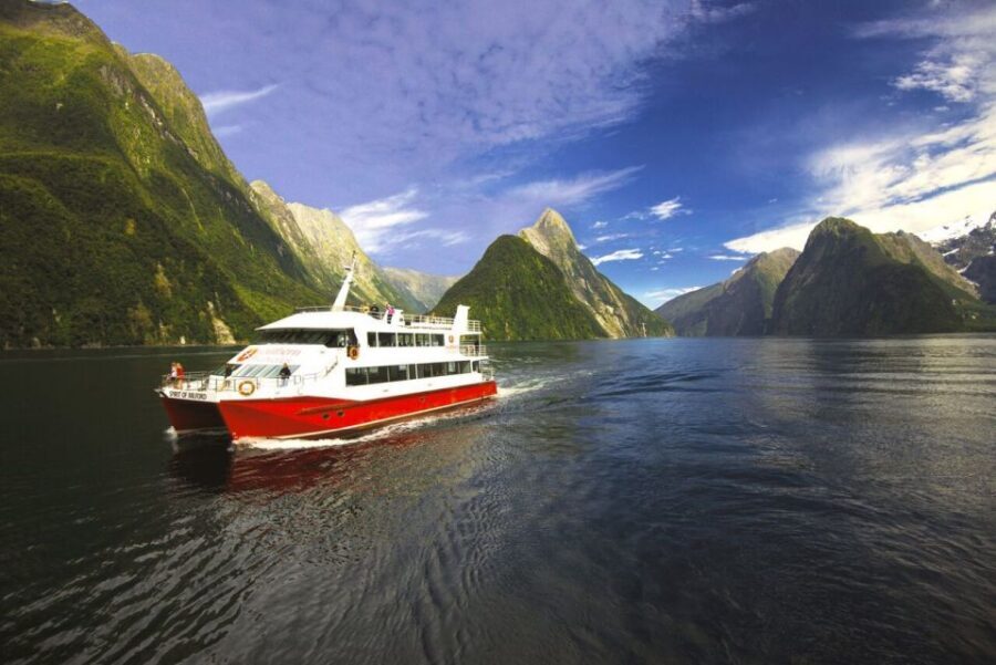 From Queenstown: Milford Sound Flight and Cruise with Lunch - The bridge chat: learning how the boat works while you look up