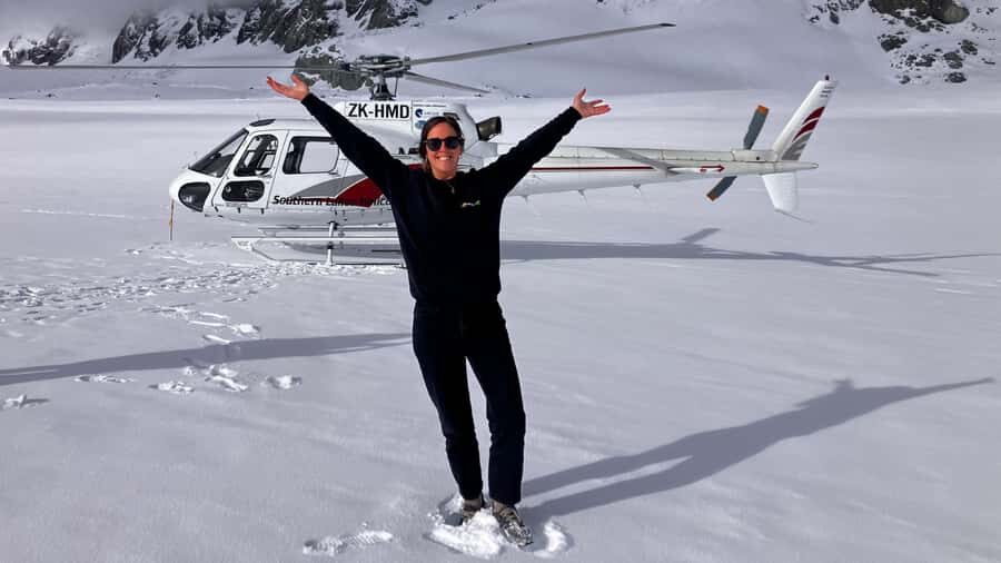 From Queenstown: Mount Cook Scenic Day Tour - Lake Pukaki: the quick stop that still hits hard
