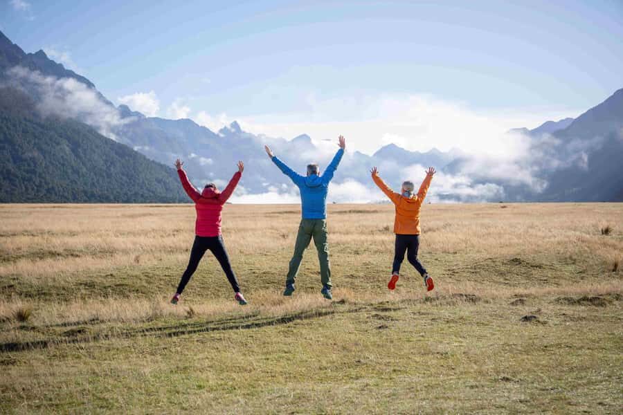 From Te Anau: Milford Sound Coach, Cruise, and Walks - Picnic lunch on the move: simple, timed well