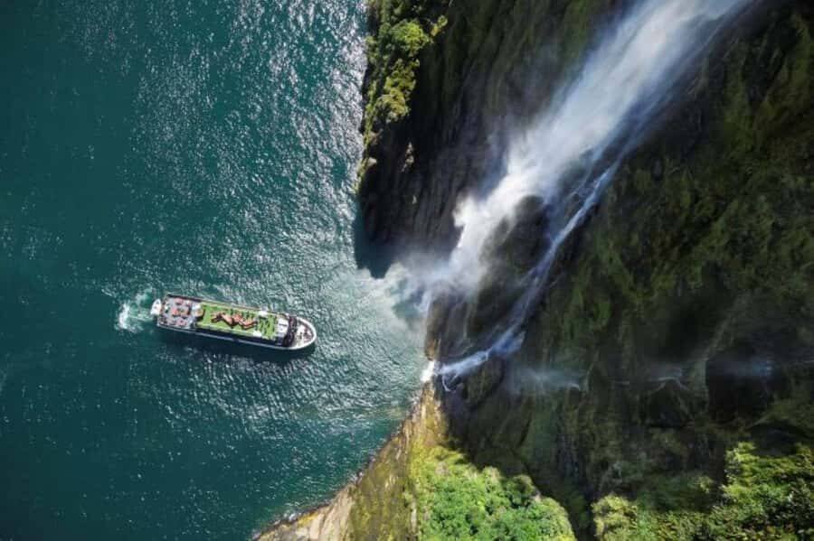 From Te Anau: Milford Sound Cruise and Coach Day Trip - Food and drinks onboard: plan for it, don’t wing it