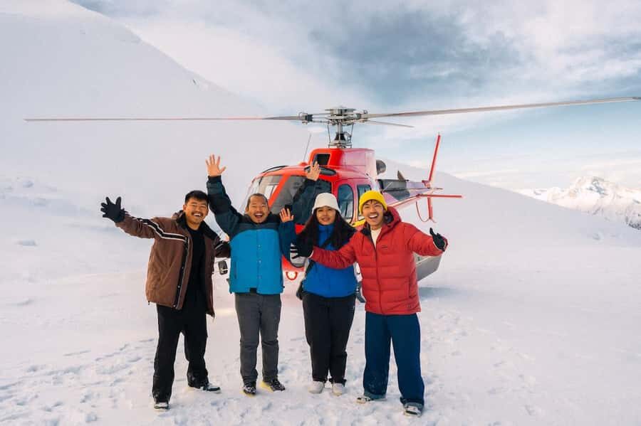Glenorchy: 25-30 Minute Snow Landing Helicopter Experience - Meeting at 35 Mull Street and what a shared helicopter ride feels like