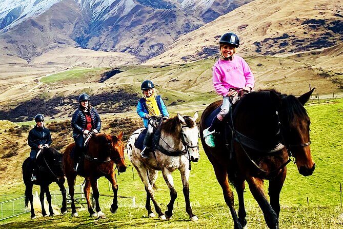 Gold Discovery Trail Horse Trek Cardrona - Most popular! - Guides who actually keep things fun: Phoebe and Val