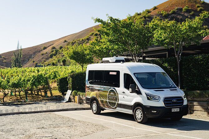 Gourmet Food and Wine Tour Queenstown All-Inclusive Tour - The Stoaker Room lunch: five dishes, retired oak barrels, and real wine pairing