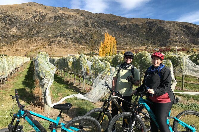 Guided eBike Wine Tour Ride to the Vines - Getting set up at Country Lane and Arrowtown