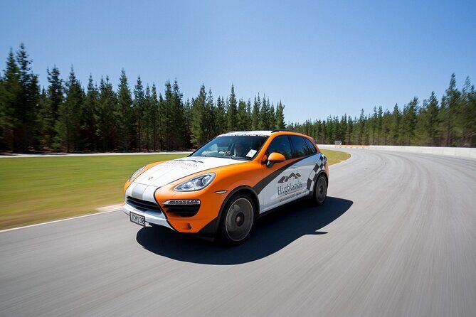 Highlands Taxi - Highlands Motorsport and Tourism Park - The Porsche Cayenne Turbo taxi ride: what to expect on the two laps