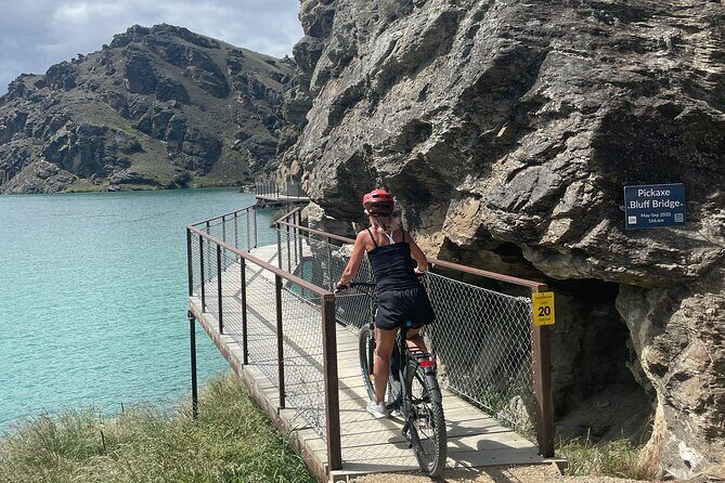 Lake Dunstan Cycleway Bike Rental And Return Shuttle - Lake Dunstan Cycleway: where the views come with real structure