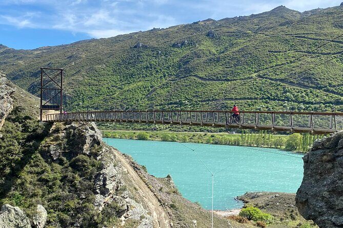 Lake Dunstan Discovery Day Tour by eBike with Shuttle - Getting kitted out at Kiwi Journeys: the small details that save your day
