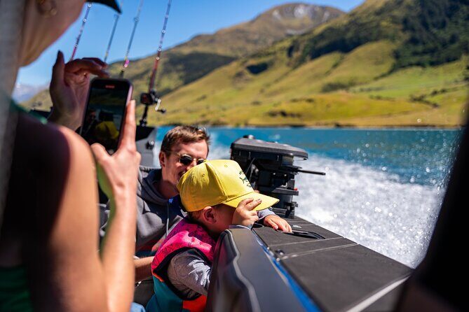 Lake Wakatipu Queenstown: 3 Hour Fishing Adventure by Boat - On the water: what the 3 hours typically feel like
