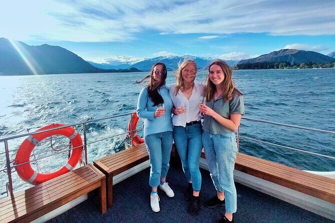 Lake Wanaka 1-Hour Cruise Including Wine and Cheese - Lake Wanaka from the water: the feel of a fast 60 minutes