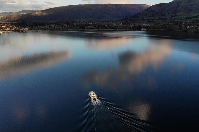 Lake Wanaka 1-Hour Cruise Including Wine and Cheese - Who should book this Lake Wanaka 1-hour happy hour cruise?