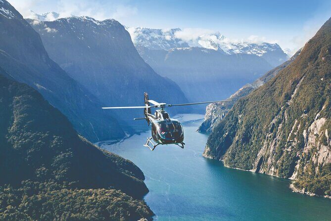 Milford and Fiordland Highlights Tour by Helicopter from Queenstown - What to expect in your cockpit: narration, headsets, and real photo time