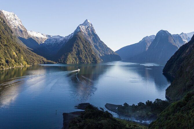 Milford Sound Business Class from Queenstown Cruise Lunch - What business class really means on the Milford Road