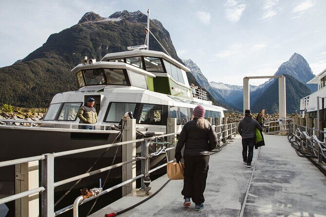 Milford Sound Coach, Cruise and Flight Sightseeing Tour from Queenstown - The fixed-wing flight back: why 35–40 minutes feels like a full bonus