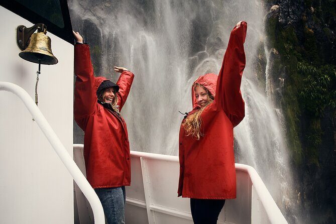 Milford Sound Cruise: Stunning Views & Optional Picnic or Buffet - Getting to Milford Sound Wharf: parking choices and how not to lose time