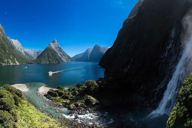 Milford Sound Day Tour from Te Anau - Boarding in Milford Sound: Pride of Milford, glass roof views, and the 90-minute cruise rhythm