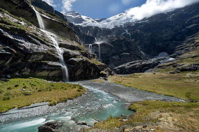 Milford Sound Earnslaw Burn Helicopter Tour from Queenstown - Queenstown to Fiordland: what the 1.5-hour helicopter experience buys you