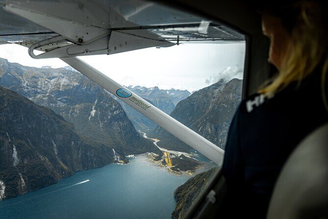 Milford Sound Flight and Cruise ex Queenstown (incl Lunch) - Key highlights worth banking on