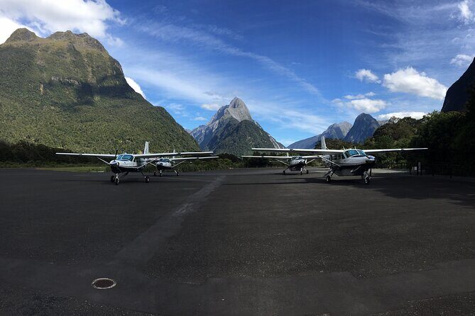 Milford Sound Flight and Cruise ex Queenstown (incl Lunch) - The 35-minute Air Milford flight: Southern Alps to Mitre Peak