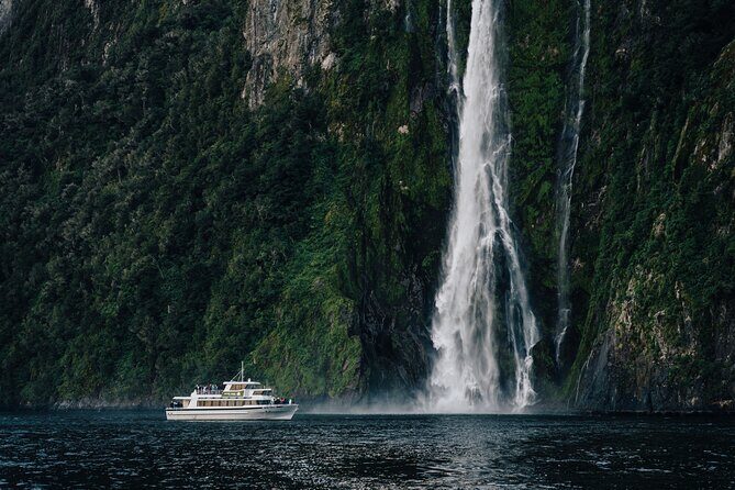 Milford Sound Helicopter and Cruise Tour from Queenstown - Weather reality in Fiordland (why your day can change)