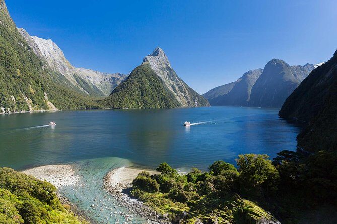 Milford Sound Premium Coach and Cruise with Lunch from Te Anau - Milford Sound from Te Anau without the self-drive stress
