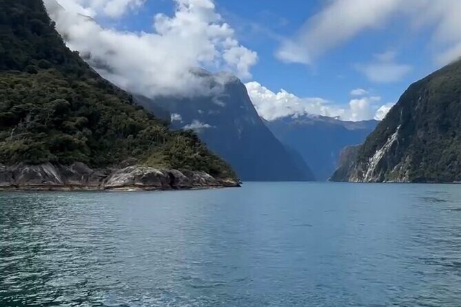 Milford Sound Private Day Trip from Queenstown via Te Anau - Long day logistics: food, timing, and what to pack
