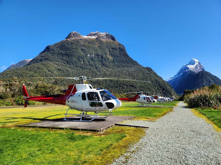 Milford Sound Scenic Helicopter Flight with Landing - The 1.5–2 Hour Scenic Helicopter Flight With In-Flight Commentary
