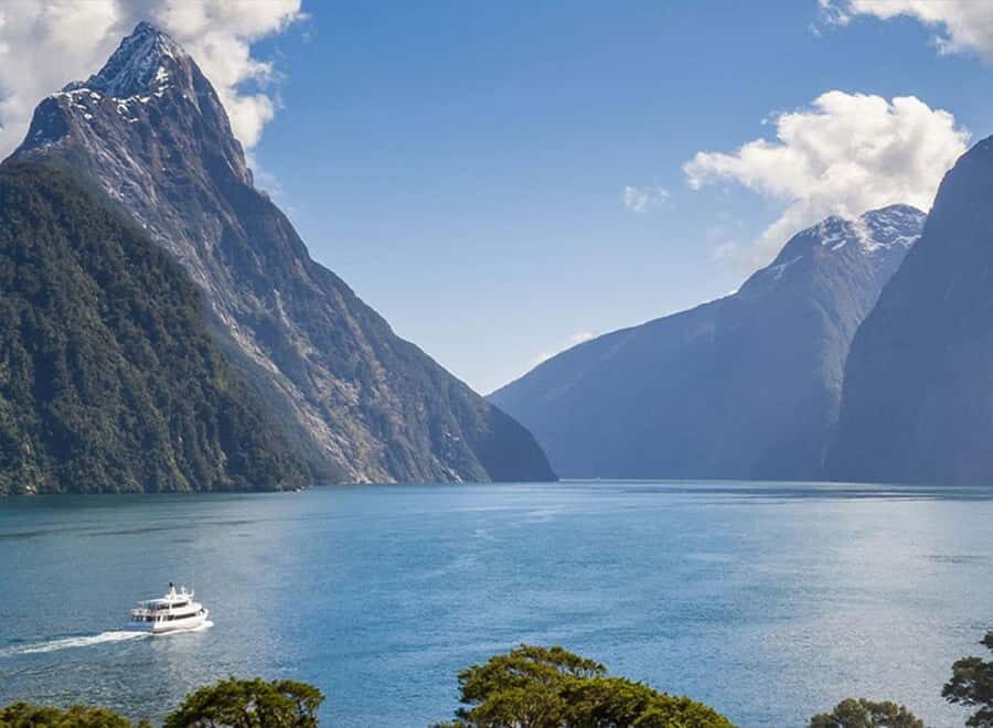 Milford Sound: Small-Group Tour from Te Anau - The Road to Milford: Lake Te Anau to glacier-carved valleys
