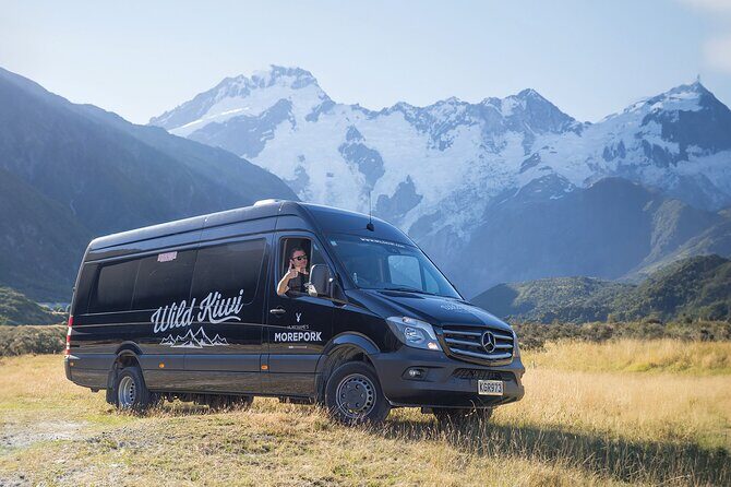 Milford Sound Tour: Cruise & Flight - Lake Wakatipu and Southland farms: the warm-up before Fiordland