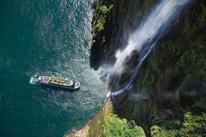 Milford Sound Tour from Queenstown with Cruise - Te Anau twice: why the timing makes this tour feel manageable