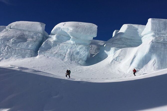 Mt Cook Small Group Tour & Heli Hike Combo from Queenstown - Lindis Pass and Omarama: alpine roads and big-sky breaks