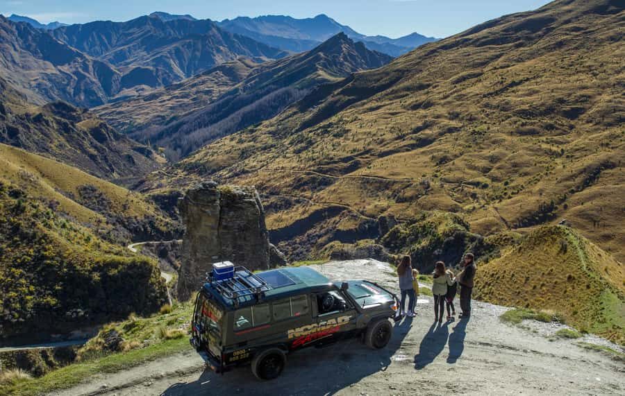 Queenstown: 4WD Lord Of the Rings Tour Half-Day Tour - Tea at the Ford and gold panning: fun with a practical twist