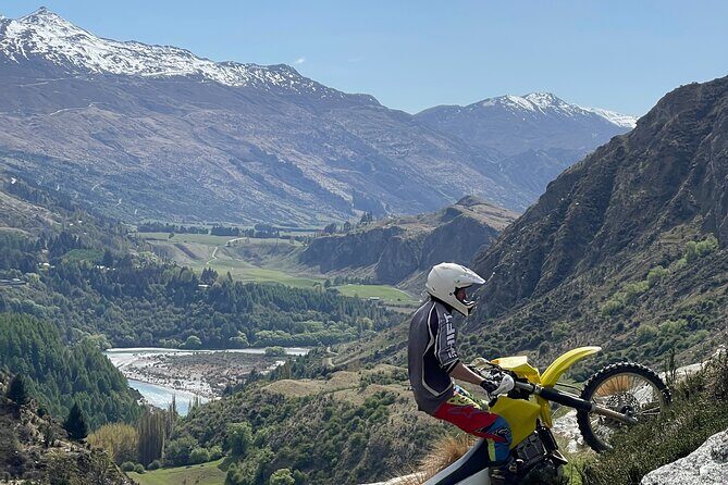 Queenstown: Dirt Bike Tours - Transfers and small-group dynamics