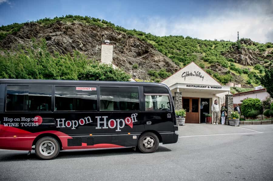 Queenstown & Gibbston Valley: Hop-On Hop-Off Wine Tours - The one-way flow: Queenstown, Arthurs Point, Arrowtown, Gibbston Valley, return