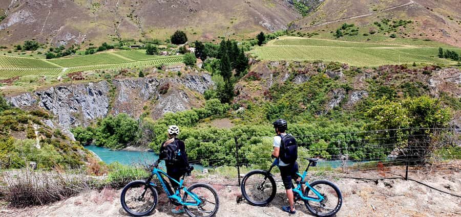 Queenstown: Guided E-Bike Tour with Winery Visits & Tastings - Kawarau Bridge Historic Reserve: the world-first bungy moment