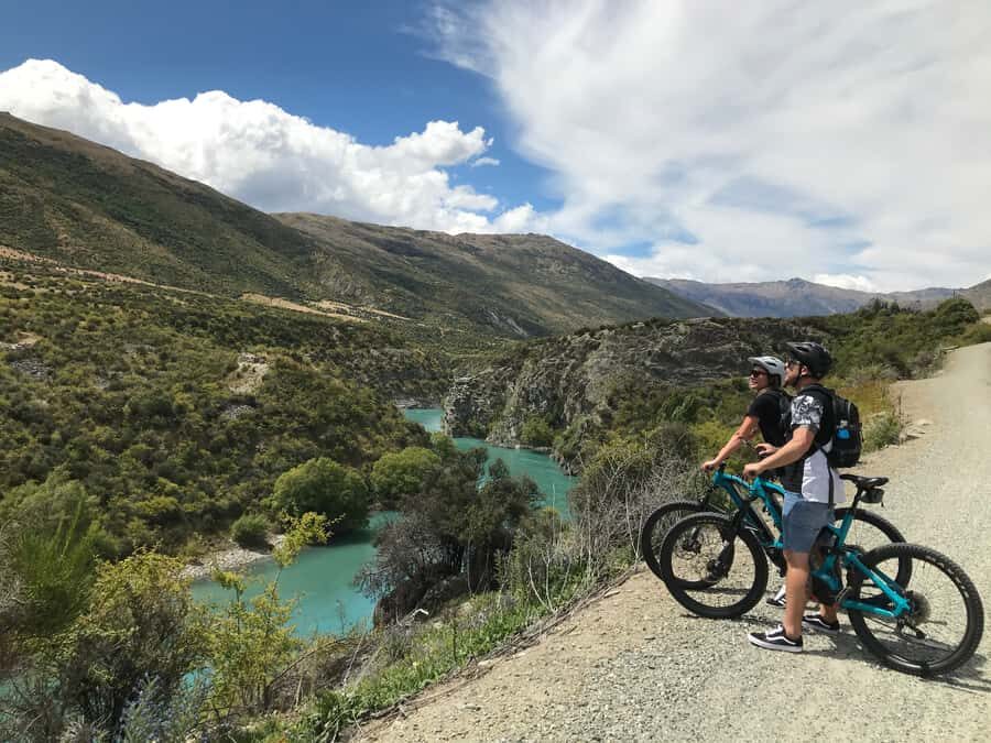 Queenstown: Guided E-Bike Tour with Winery Visits & Tastings - Terrain and timing: what Grade 2 gravel means for you