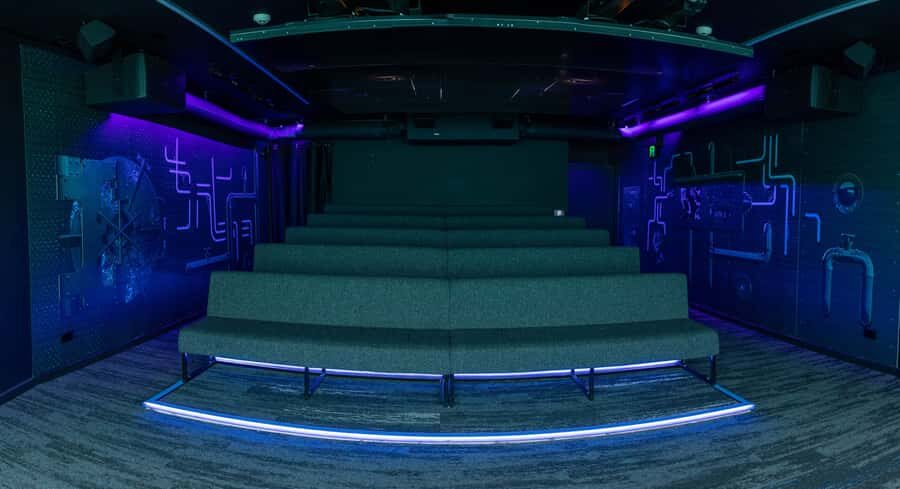 Queenstown: Hidden Underwater Theatre Experience - Where You Meet and How Timing Really Feels
