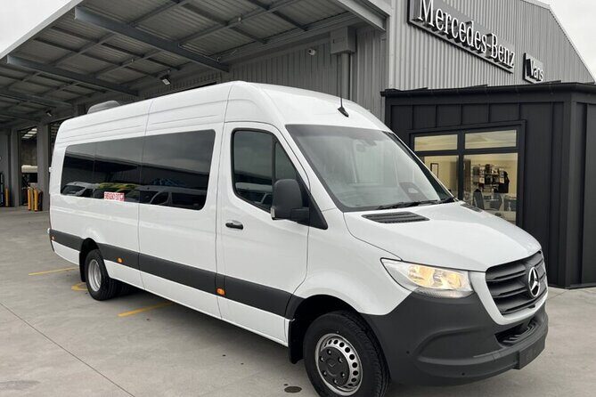Queenstown International Airport To and From City Center Transfer - 30–40 minutes of easy riding between the airport and town