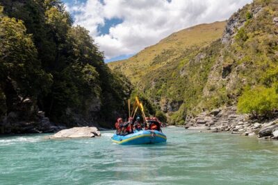 Queenstown: Kawarau River Whitewater Rafting - The 4-hour rhythm: shuttle, safety briefing, then 1 hour on the water